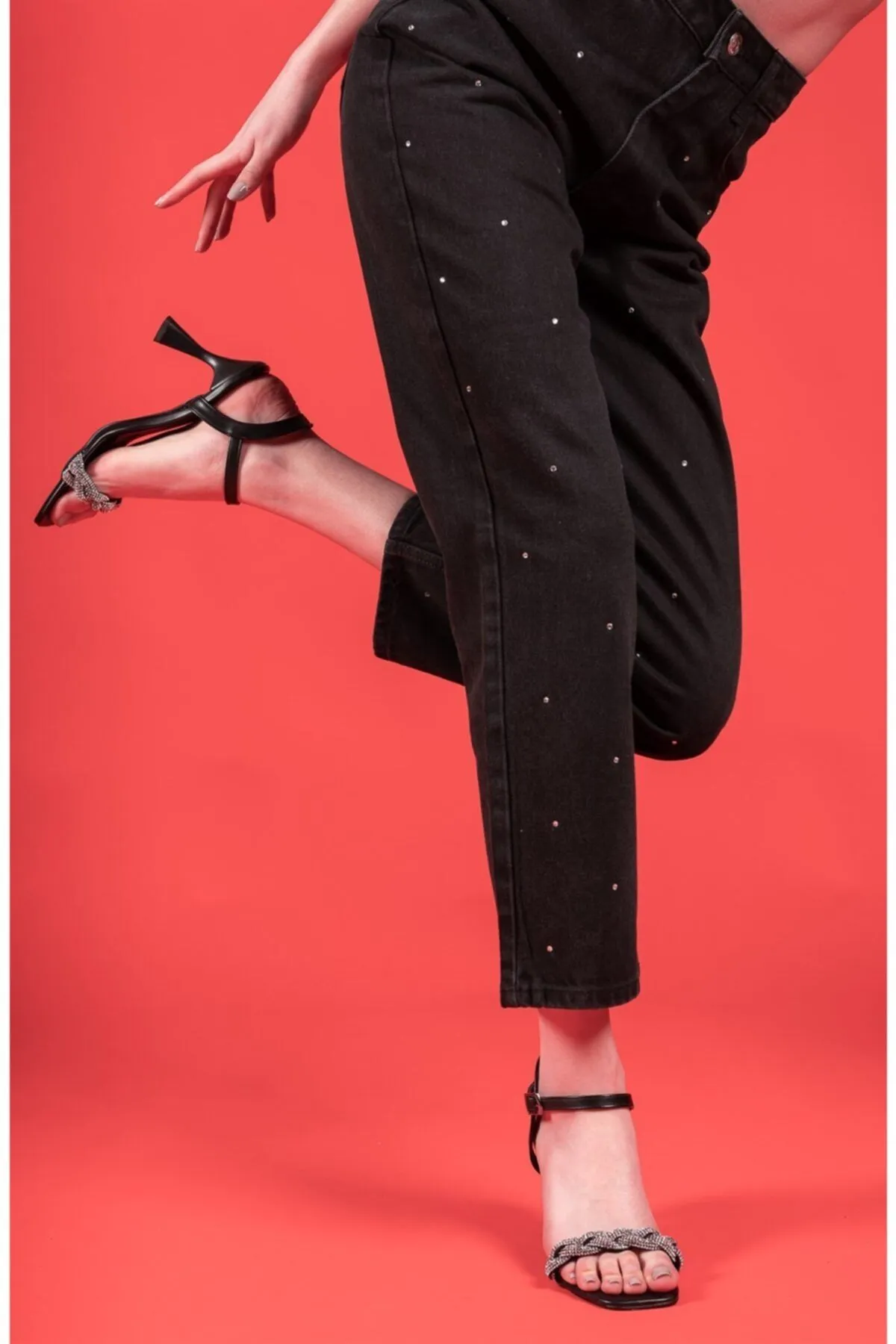 Black woman heeled sandals 00123029