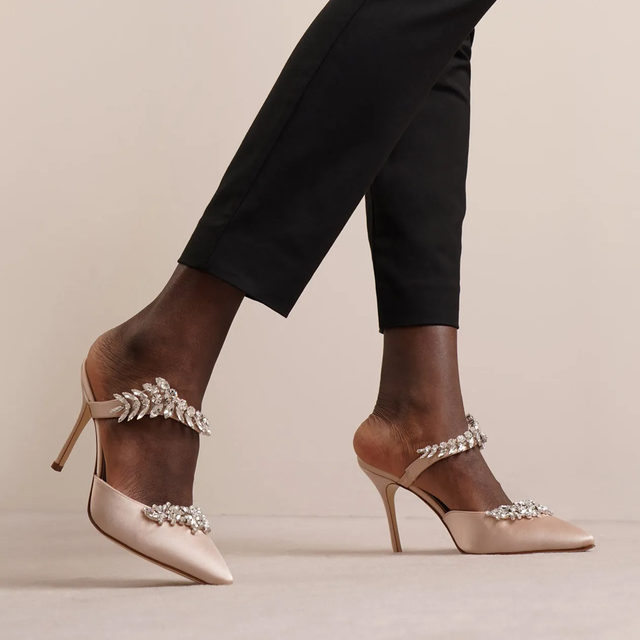 Lurum 90 nude satin mules