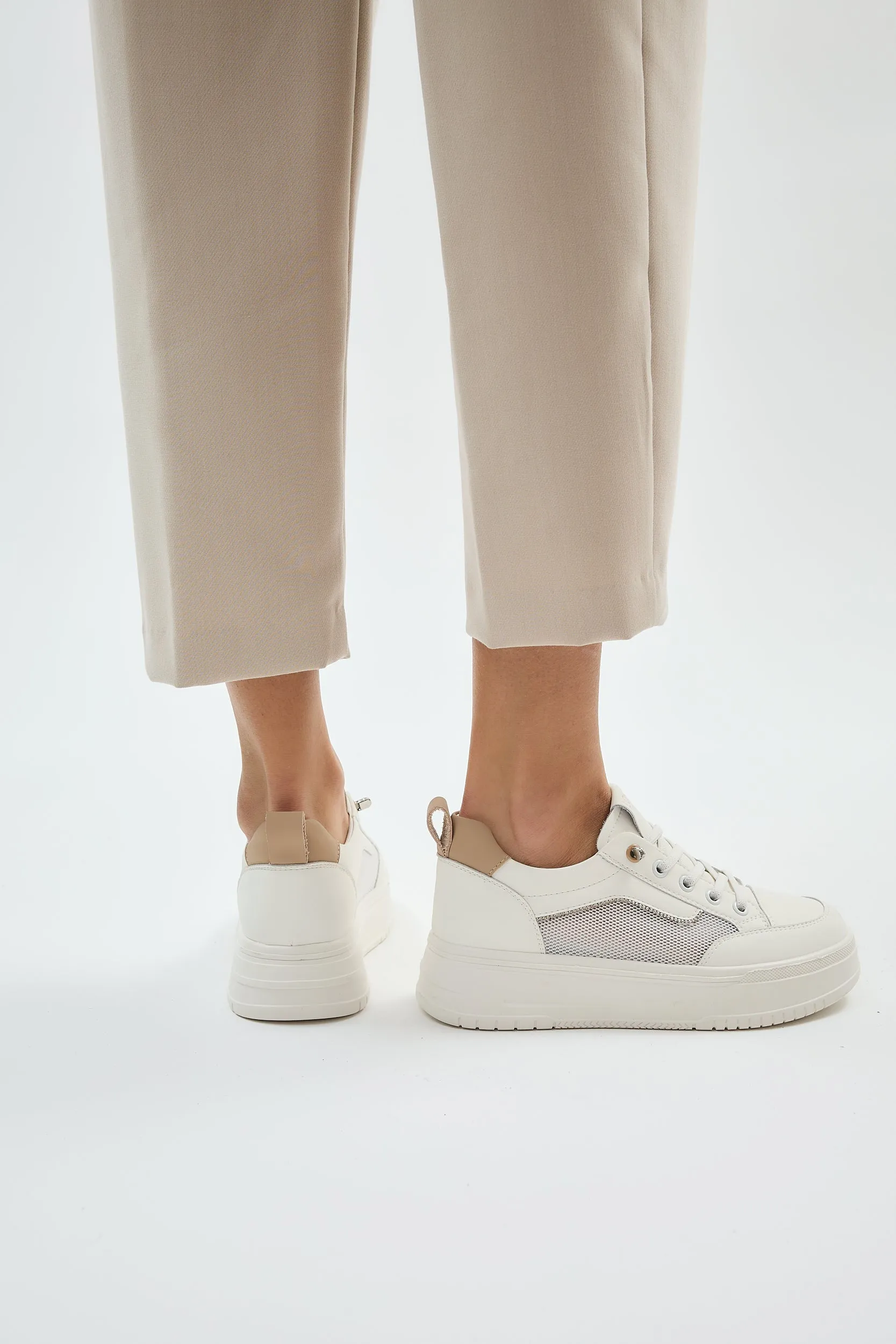Mia Beige