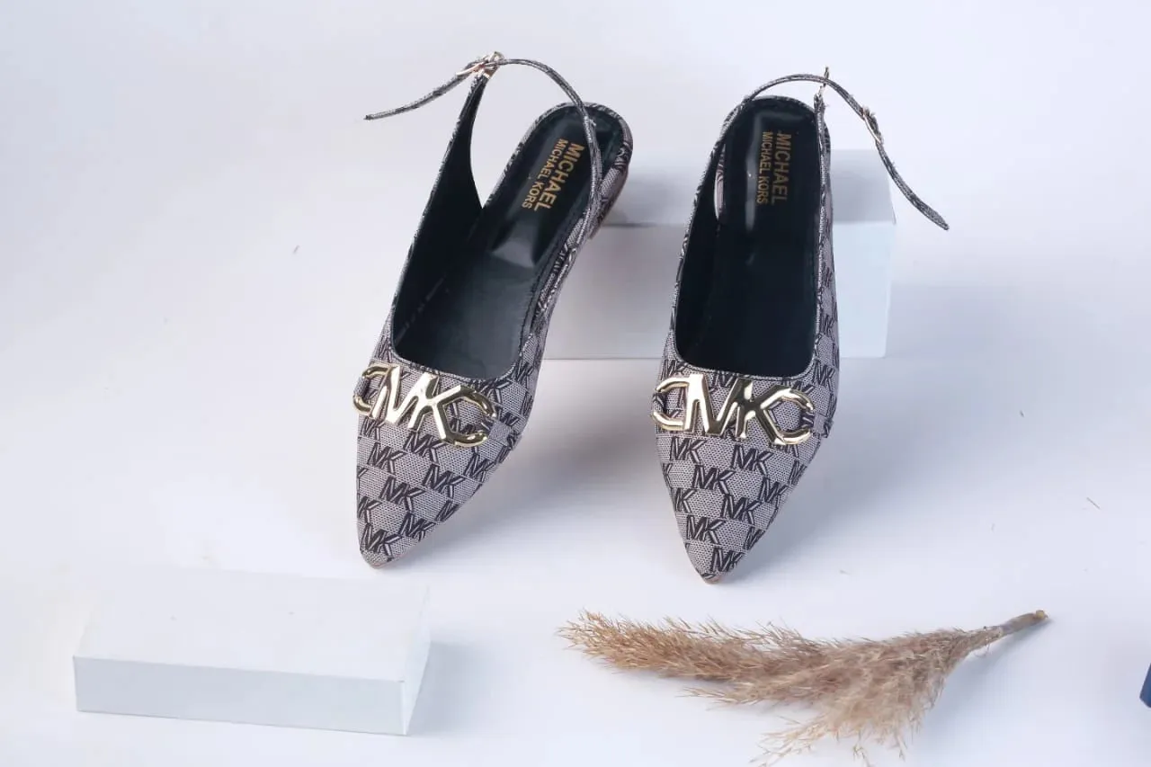 MICHAEL KORS POINTED TOE FLAT PUMPS - BLACK