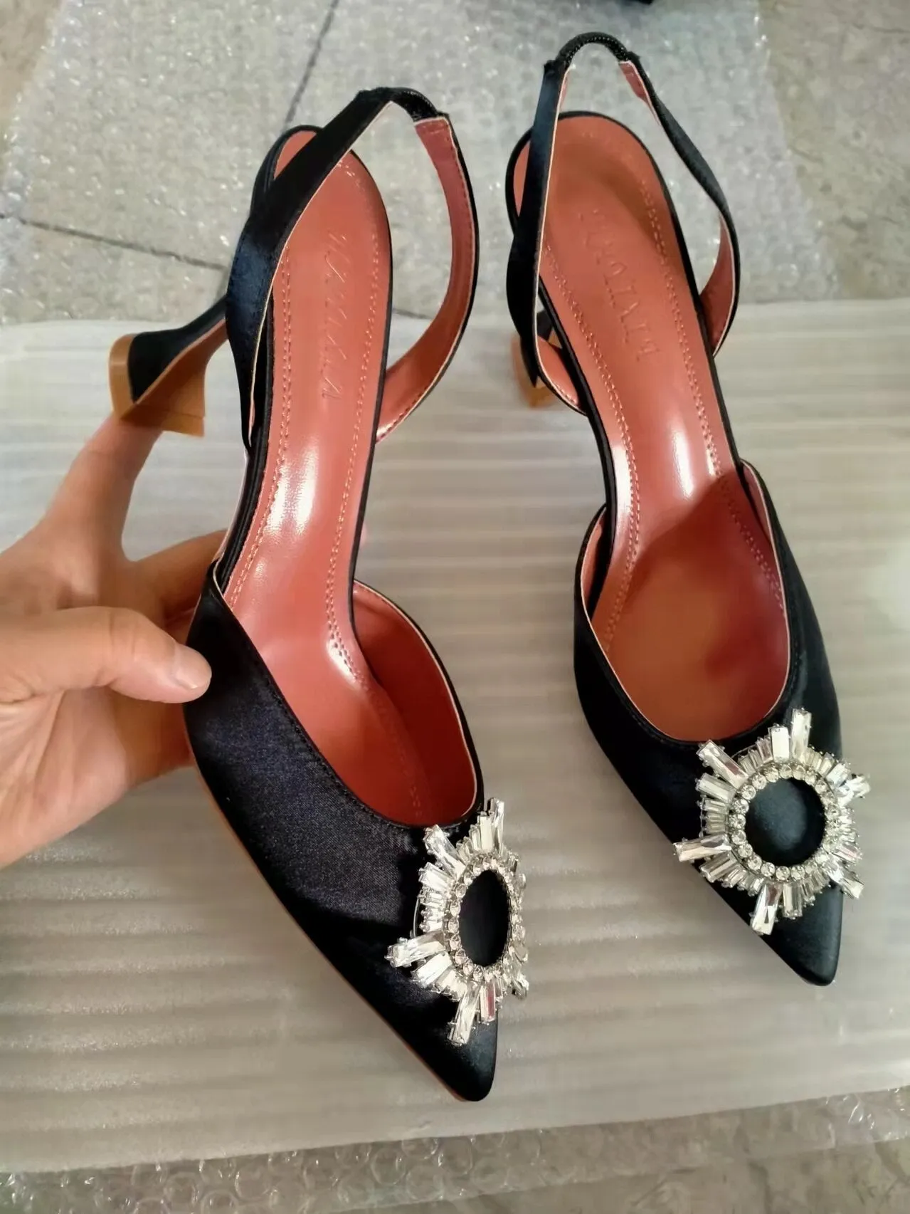 New Satin Women High Heeled Sandals Elegant Pointed Toe Sunflower Crystal Buckle Embellish Studded Sandals Summer Wedding Shoes
