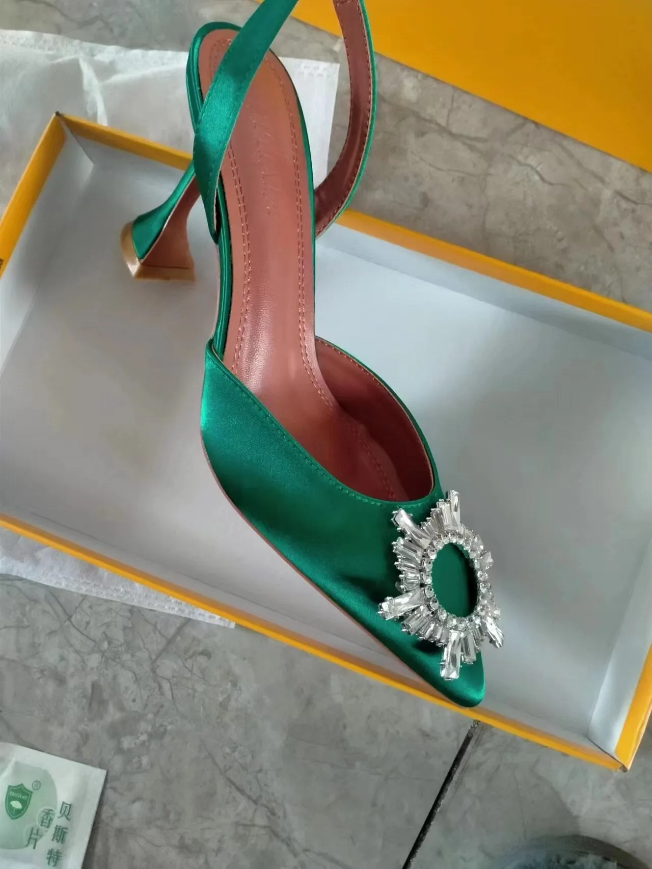 New Satin Women High Heeled Sandals Elegant Pointed Toe Sunflower Crystal Buckle Embellish Studded Sandals Summer Wedding Shoes
