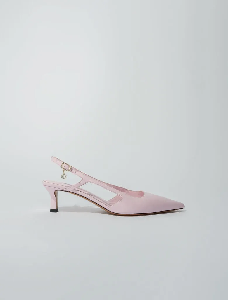 Pointed leather pumps