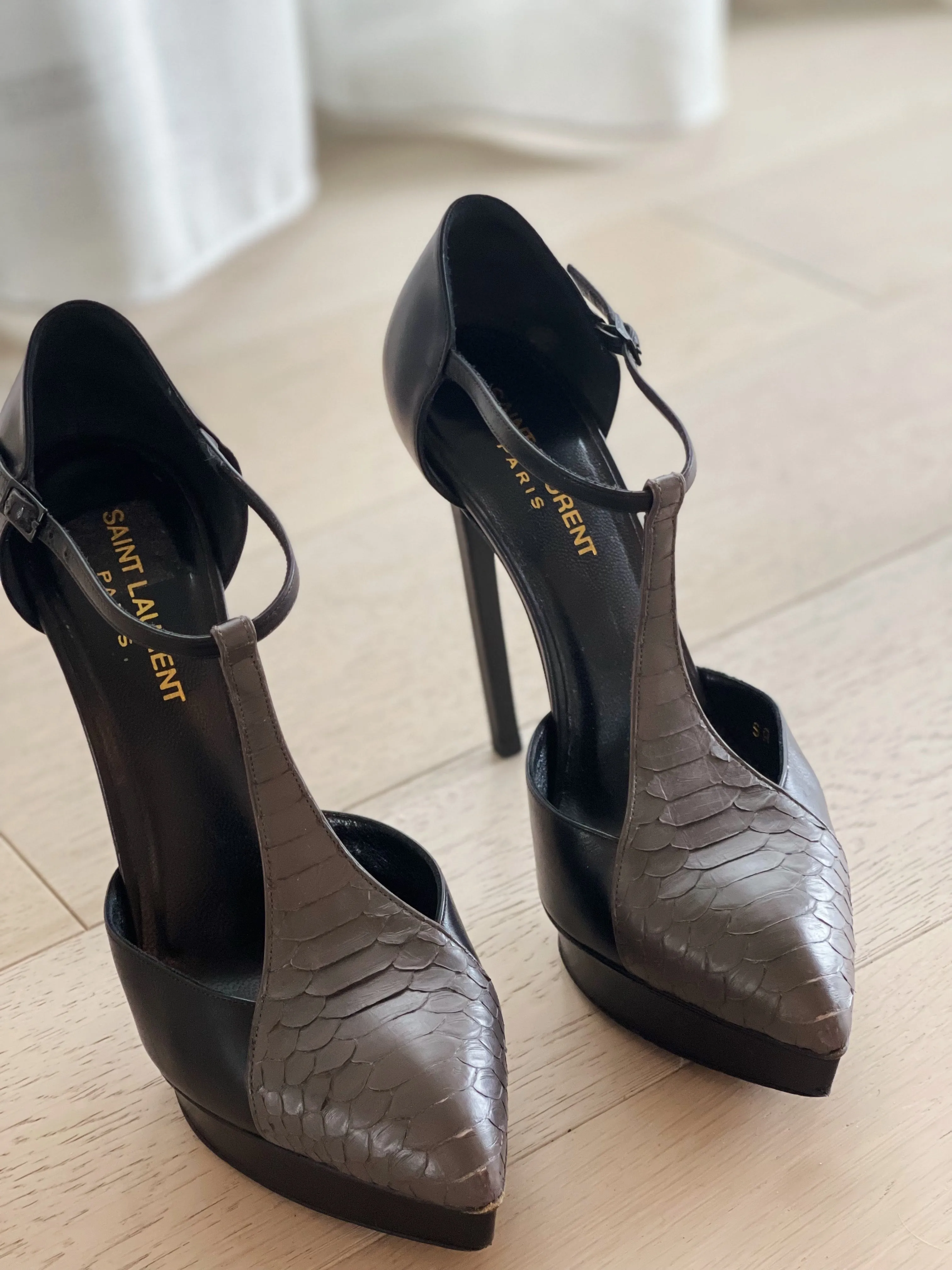 Snakeskin Accent T-Strap Pointed Pumps