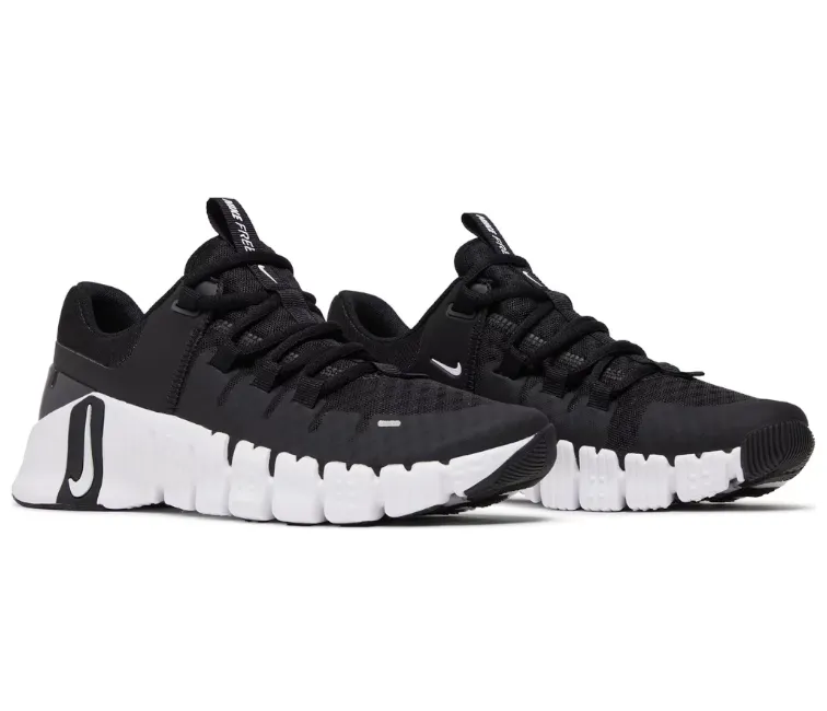 Women's Nike Free Metcon 5 (Black/White)