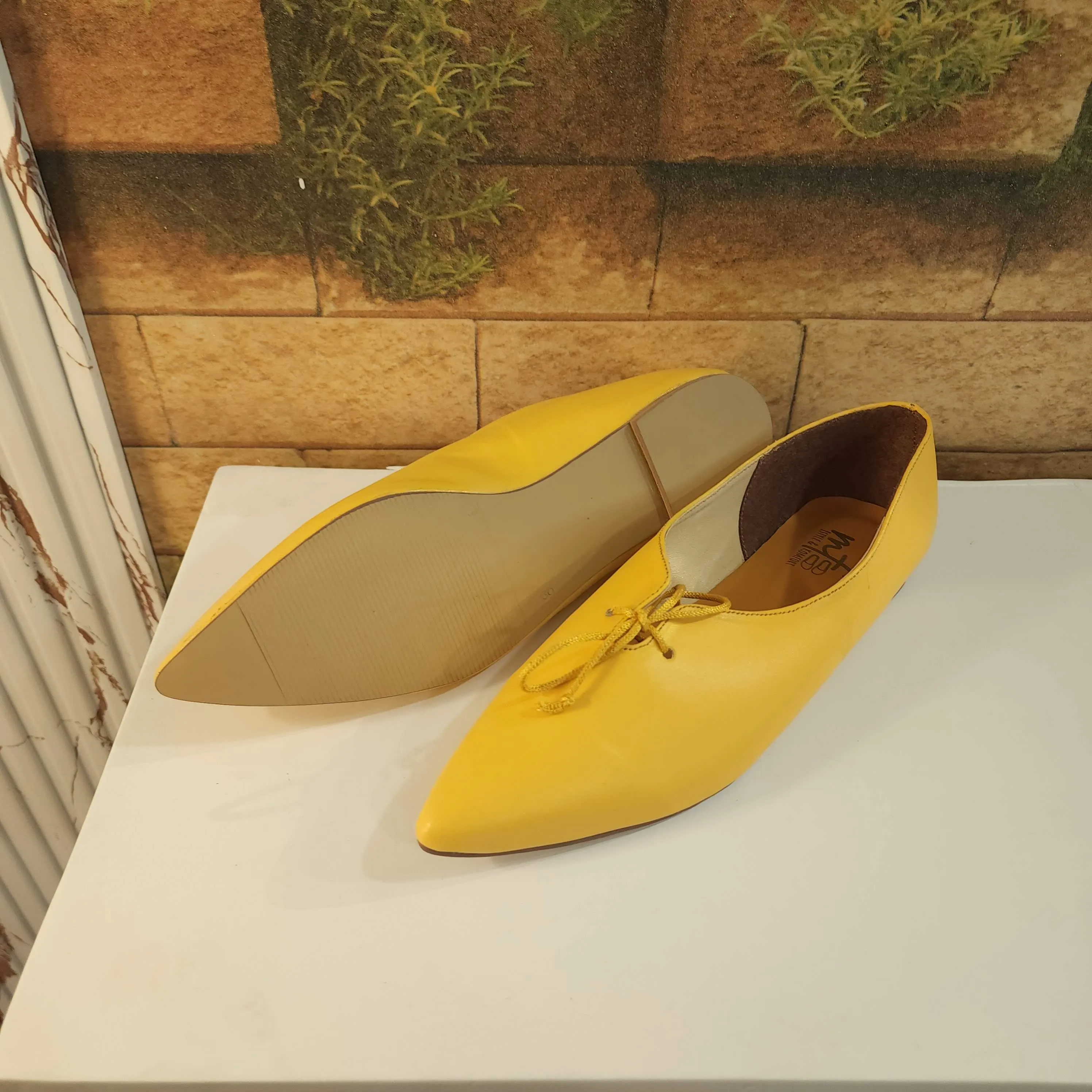 Yellow Pointed Pumps in Flat