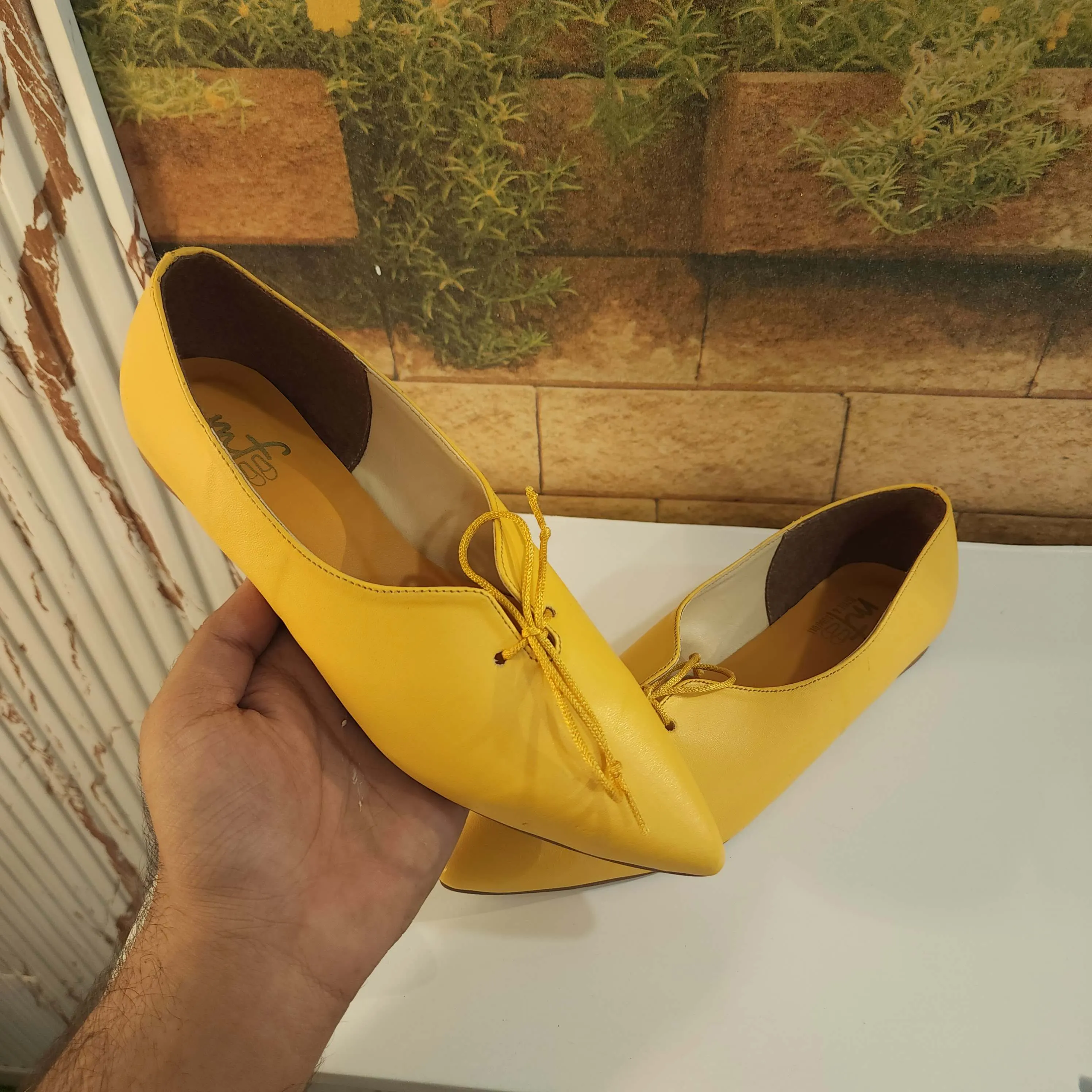 Yellow Pointed Pumps in Flat
