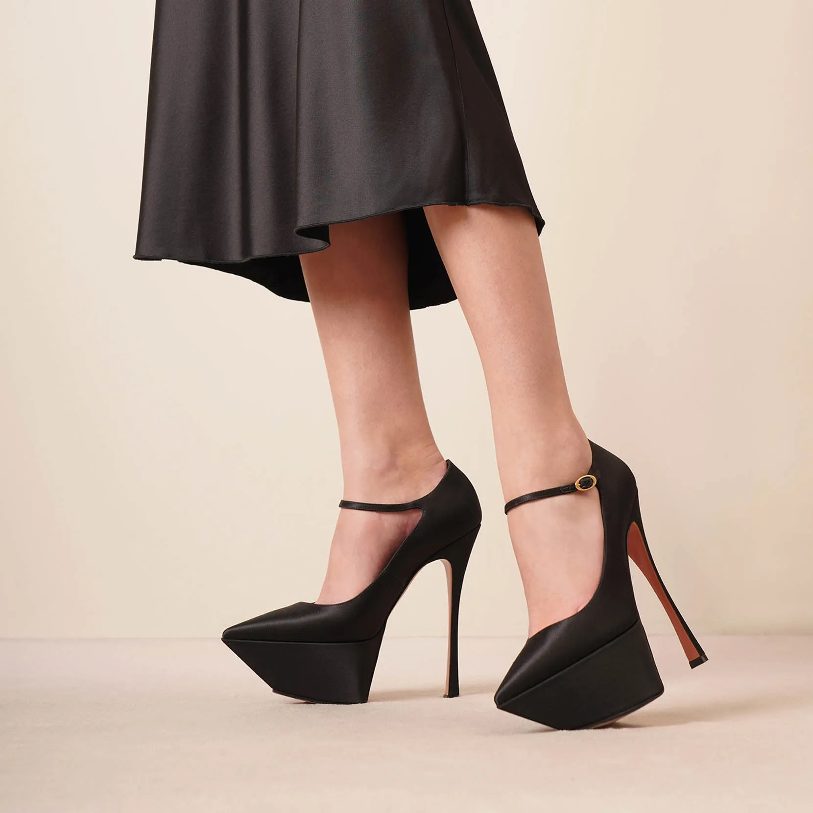 Yigit 150 black satin pumps